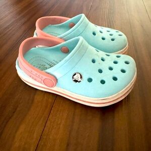Crocs Toddler Size 7 Light Blue and Pink